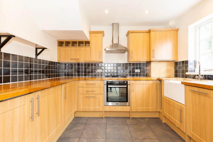 Stunning House on a private residential street located in Muswell hill Cascade Avenue, Muswell Hill 